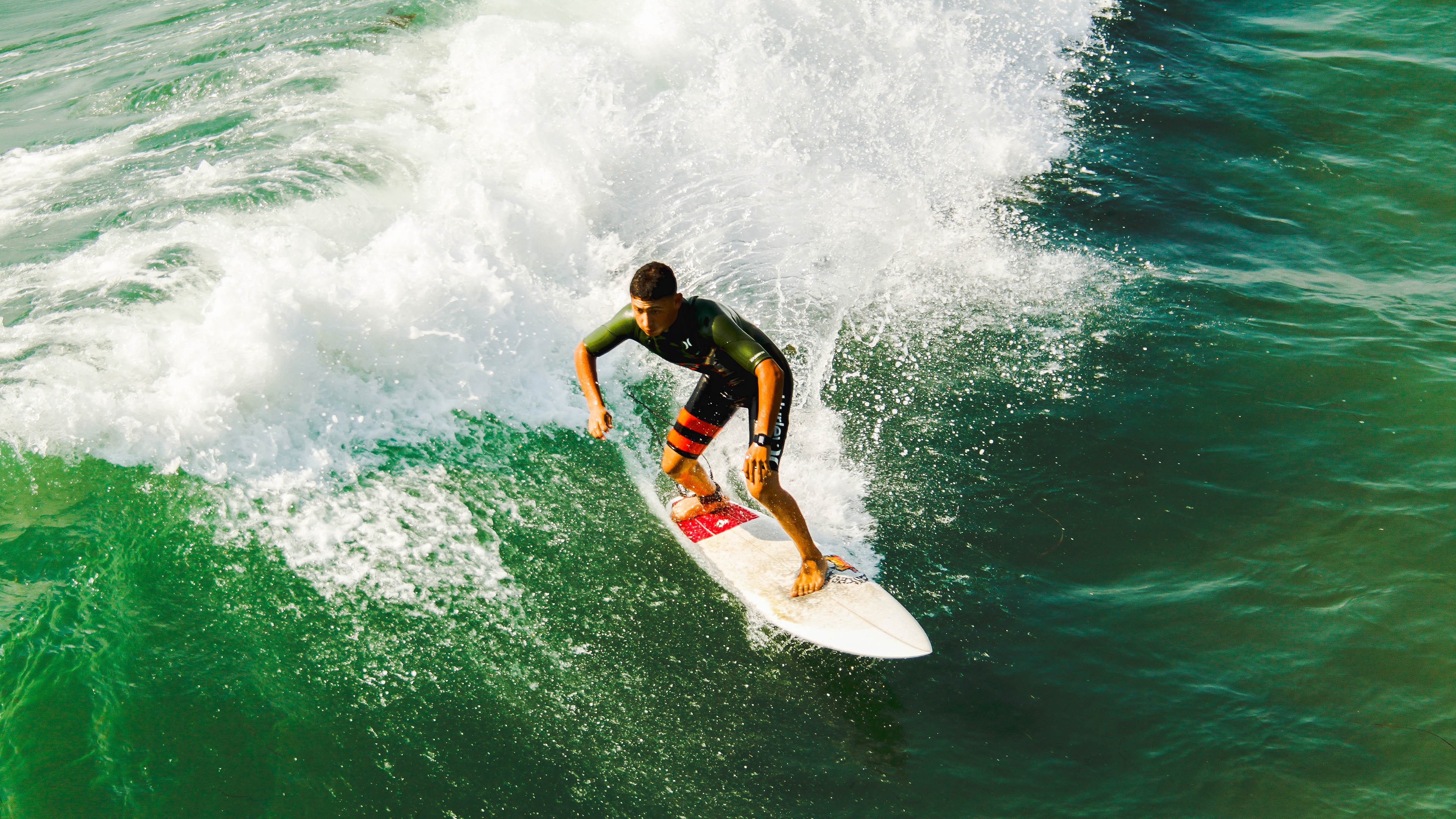 勇士观众热烈欢呼!,Karsa迎来十五赛季出色发挥引发球迷热议