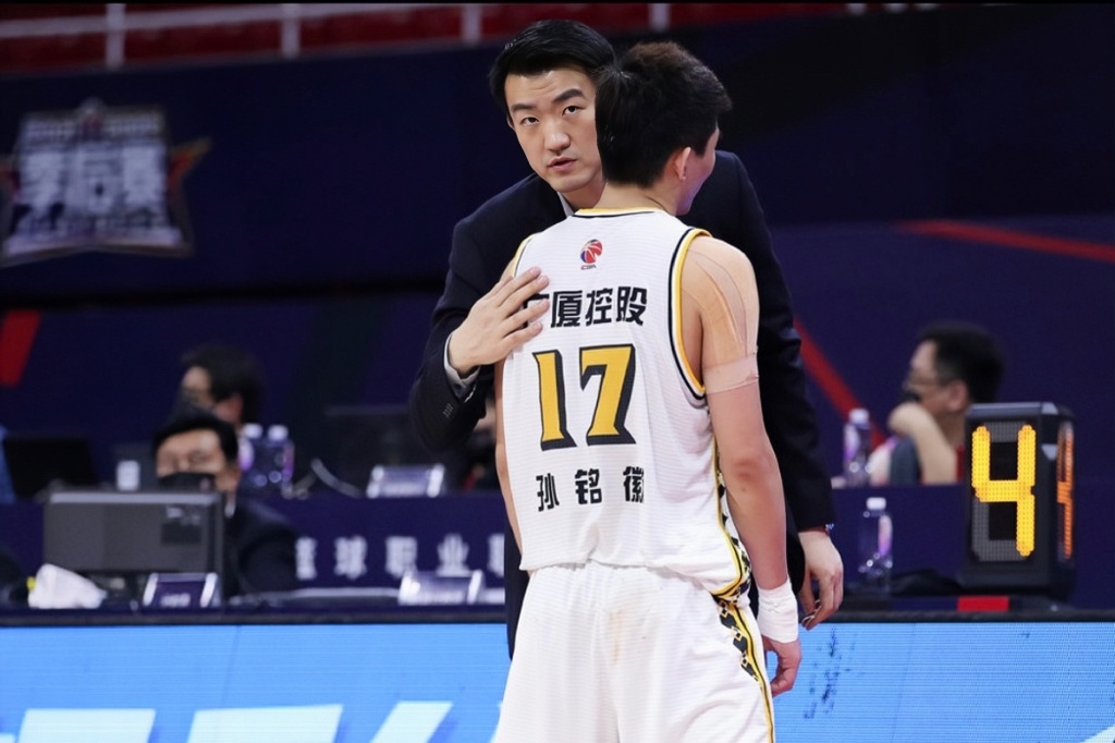 关于胡金秋刷新里程碑，曼联半决赛力克本菲卡，晋级概率达92％的信息